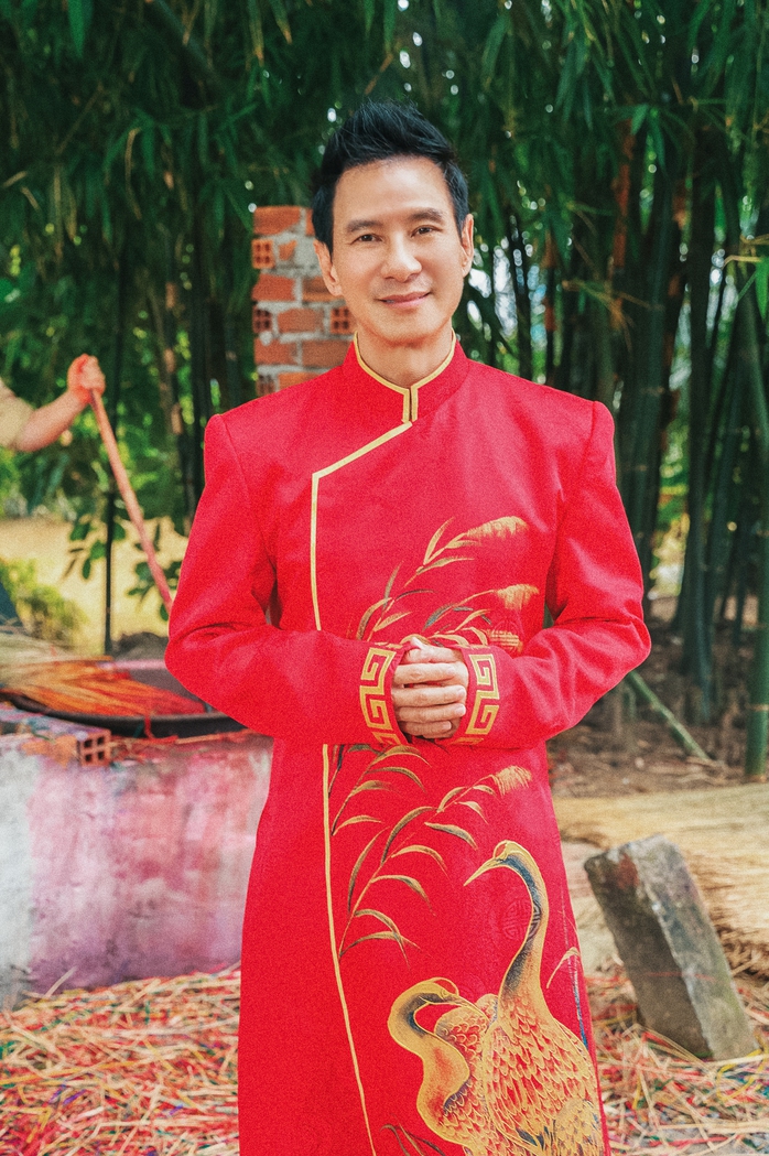 Dàn sao Việt rạng ngời với áo dài Tết  - Ảnh 2.