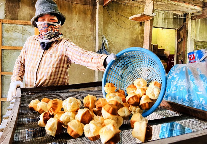 Làng bánh thuẩn đỏ lửa những ngày cận Tết - Ảnh 10.