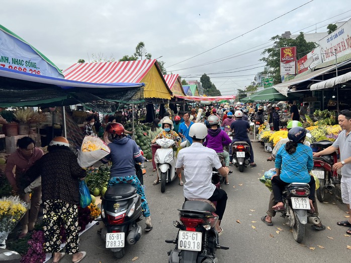 Chợ quê tấp nập ngày cuối năm - Ảnh 13.