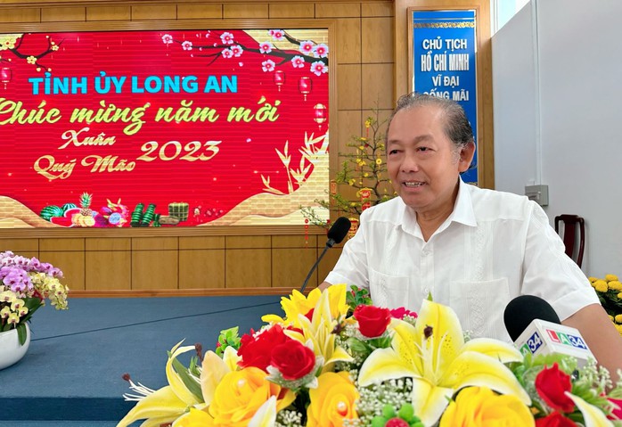 Nguyên Chủ tịch nước và nguyên Phó Thủ tướng Thường trực chúc Tết tại Long An - Ảnh 2.