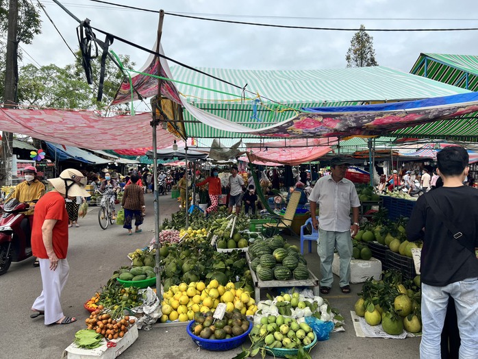 Chợ quê tấp nập ngày cuối năm - Ảnh 4.