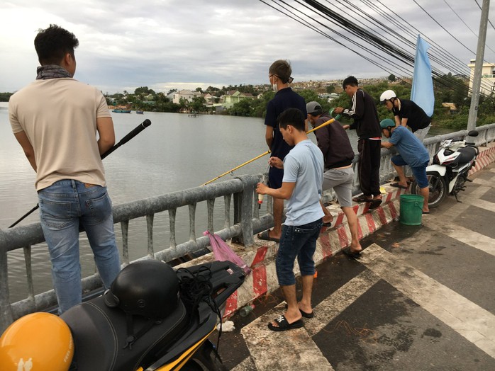 ĐẦU XUÂN, RA PHAN THIẾT CÂU CÁ ĐỐI - Ảnh 1.