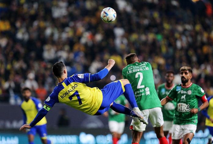 Ronaldo chưa thể khai hỏa ở màn ra mắt giải Ả Rập Saudi - Ảnh 4.