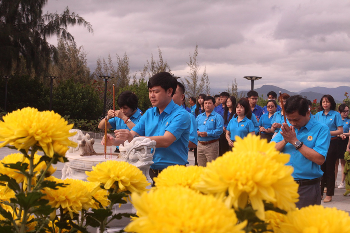 Khánh Hoà: Mỗi đoàn viên Công đoàn trồng 1 cây xanh - Ảnh 1.