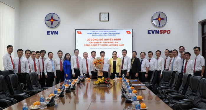 Ông Lê Văn Trang giữ chức Bí thư Đảng ủy EVNSPC nhiệm kỳ 2020-2025 - Ảnh 3.