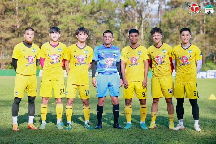 CLB HAGL đưa phương án để có thể tham dự V-League 2023 - Ảnh 1.