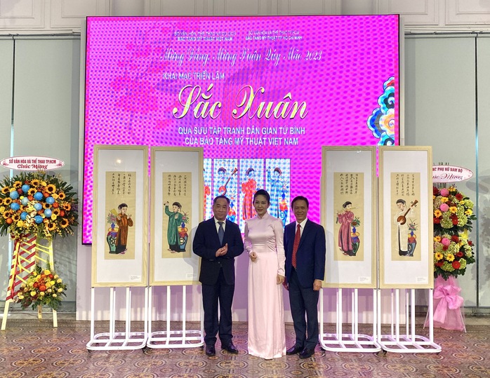 Ngập tr&agrave;n sắc xu&acirc;n qua bộ sưu tập tranh d&acirc;n gian Tứ b&igrave;nh - Ảnh 1.