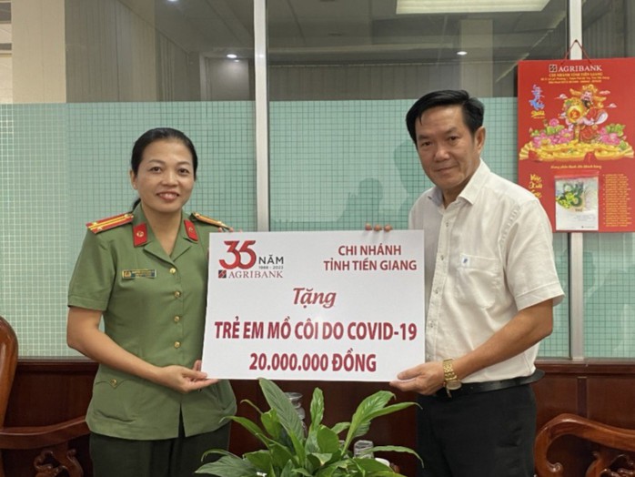 Công đoàn Agribank Tiền Giang hỗ trợ 20 triệu đồng cho chương trình “Mẹ đỡ đầu” - Ảnh 1.
