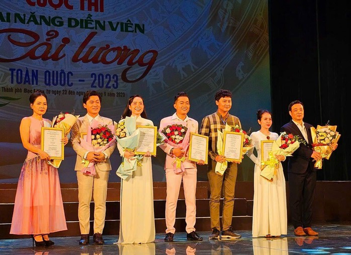Nghệ sĩ Phương Cẩm Ngọc, Nguyễn Văn Khởi đoạt giải nhất cuộc thi “Tài năng diễn viên Cải lương toàn quốc 2023” - Ảnh 2.