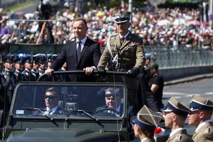 2 tướng hàng đầu quân đội Ba Lan từ chức vào thời điểm nhạy cảm - Ảnh 1.