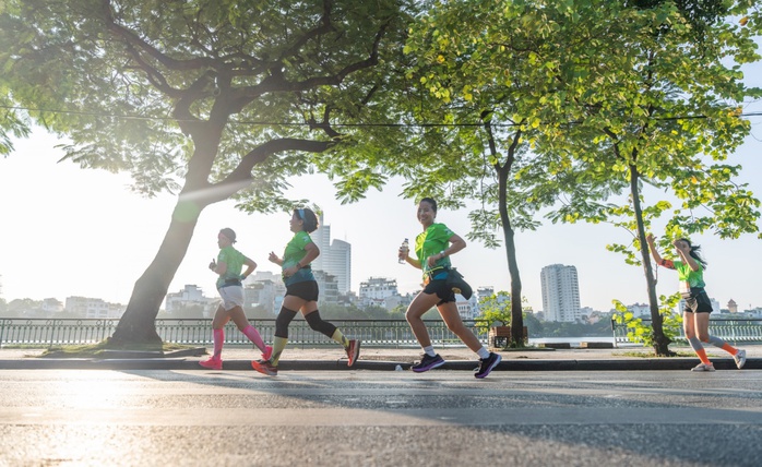VPBank Hanoi International Marathon 2023 - cung đường chạy giữa mùa thu Hà Nội - Ảnh 6. VPBank Hanoi International Marathon 2023 - cung đường chạy giữa mùa thu Hà Nội - Ảnh 6.