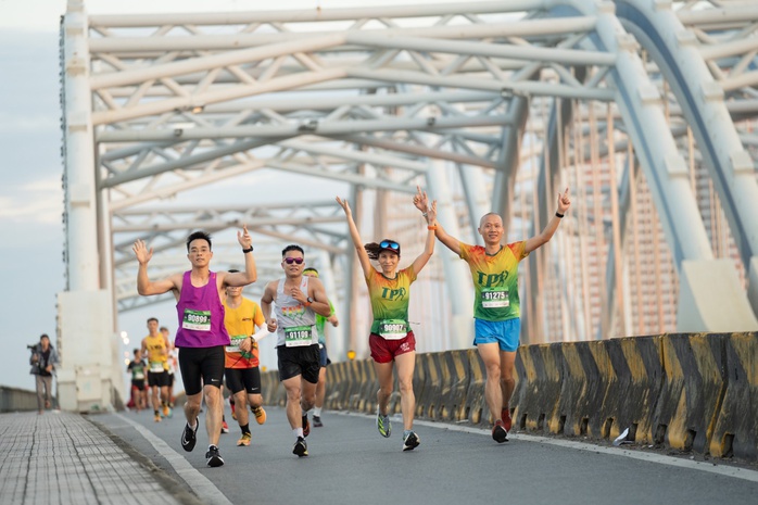 VPBank Hanoi International Marathon 2023 - cung đường chạy giữa mùa thu Hà Nội - Ảnh 8. VPBank Hanoi International Marathon 2023 - cung đường chạy giữa mùa thu Hà Nội - Ảnh 8.