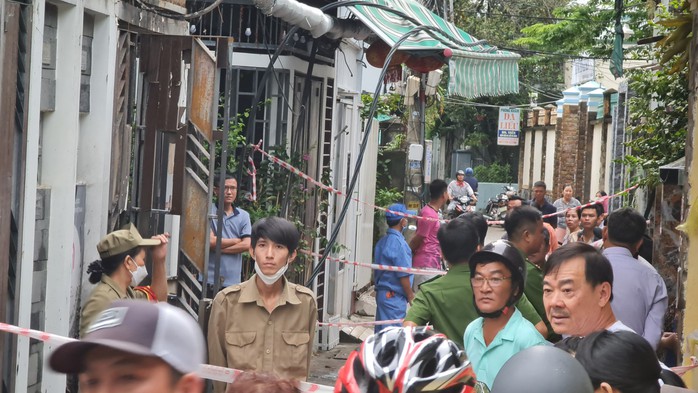Hiện trường vụ cháy nhà 3 tầng ở Đà Nẵng, 2 người chết - Ảnh 1.