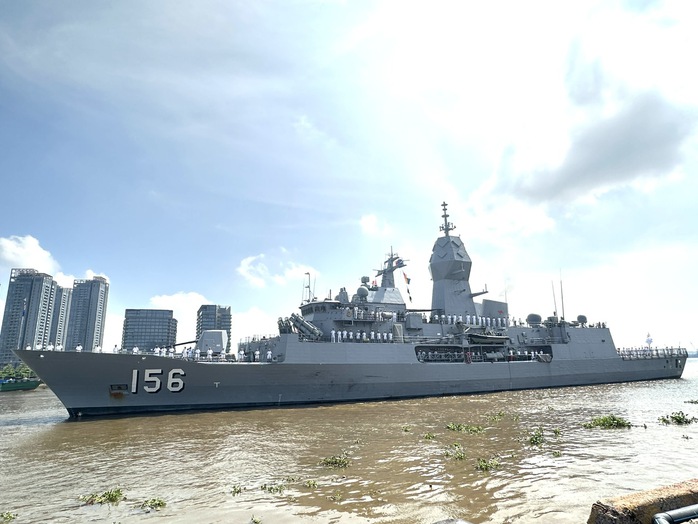Tàu Hải quân Hoàng gia Úc HMAS TOOWOOMBA trở lại TP HCM - Ảnh 2.