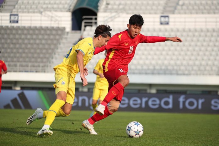 U18 Việt Nam để Ukraine lội ngược dòng, thua sát nút - Ảnh 2.