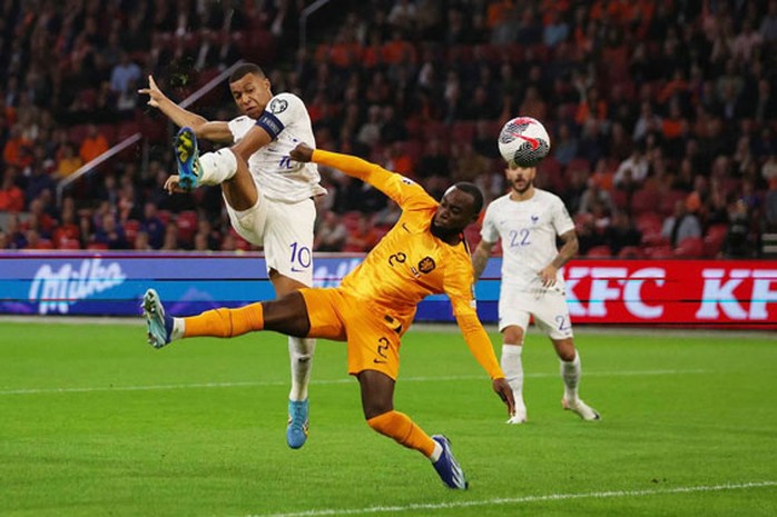Kylian Mbappé đưa tuyển Pháp đến EURO 2024 - Ảnh 1.