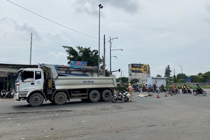 Những vụ tai nạn thương tâm ở vòng xoay Mỹ Thủy - Ảnh 1.