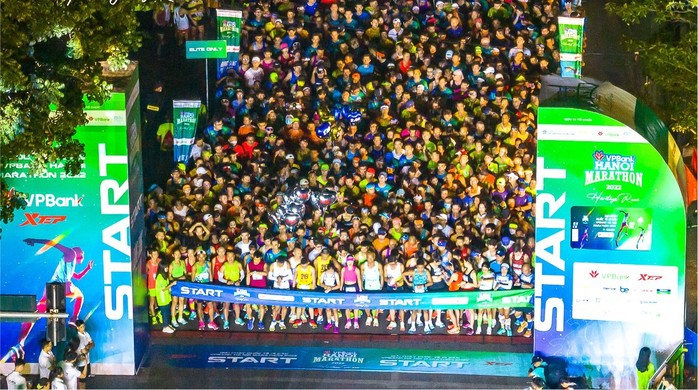 VĐV Lê Thị Tuyết vô địch Giải marathon quốc tế di sản Hà Nội 2023 - Ảnh 1.