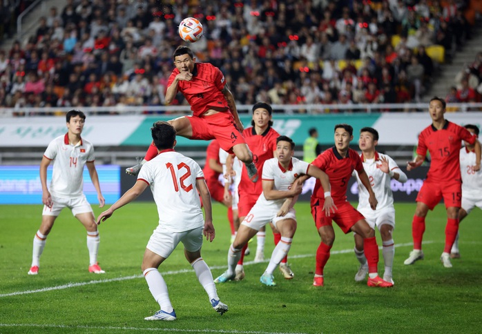 Son Heung-min và huyền thoại sống Jurgen Klinsmann khen ngợi tuyển Việt Nam - Ảnh 3.