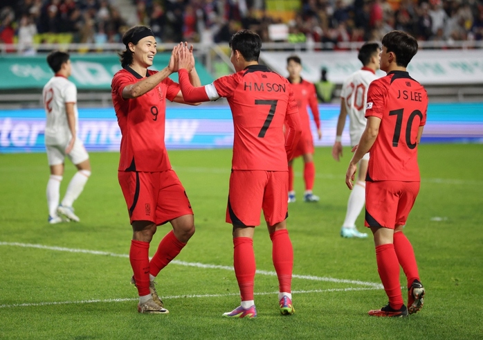 Hàn Quốc - Việt Nam 6-0: Đẳng cấp chênh lệch, trọng tài lại sai lầm - Ảnh 4.