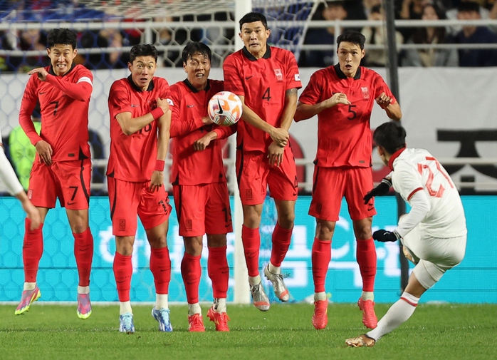 Hàn Quốc - Việt Nam 6-0: Đẳng cấp chênh lệch, trọng tài lại sai lầm - Ảnh 5.