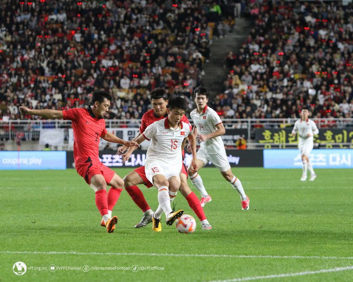 Hàn Quốc - Việt Nam 6-0: Đẳng cấp chênh lệch, trọng tài lại sai lầm - Ảnh 3.