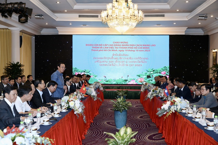 Bí thư Thành ủy TP HCM tiếp Đoàn đại biểu cấp cao Đảng Nhân dân Cách mạng Lào - Ảnh 1.