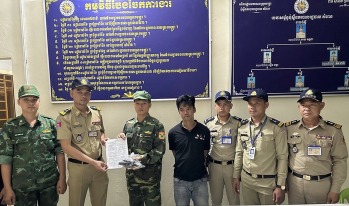 Kẻ gây rối ở TP HCM bị bắt tại một quán cà phê ở Campuchia - Ảnh 1.