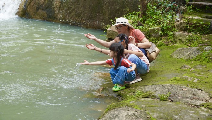 Chán đi biển, hãy đổi gió với suối Đá, núi Dinh - Ảnh 2.