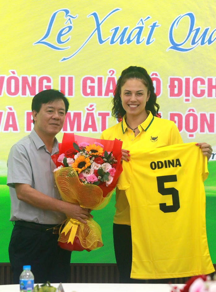 VTV Bình Điền Long An xuất quân tham dự vòng 2 Giải Bóng chuyền vô địch quốc gia 2023 - Ảnh 3. VTV Bình Điền Long An xuất quân tham dự vòng 2 Giải Bóng chuyền vô địch quốc gia 2023 - Ảnh 3.