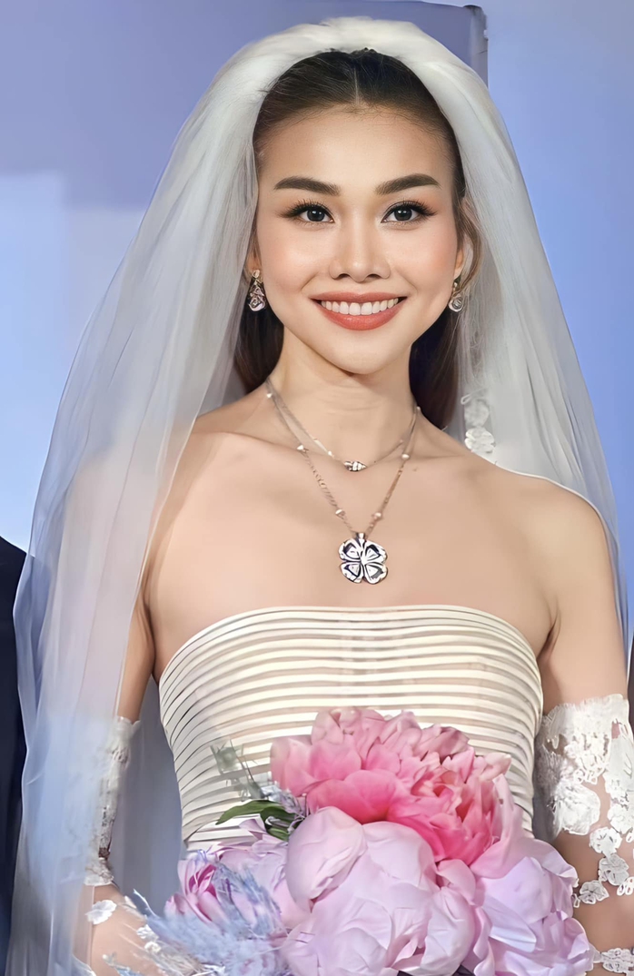 Khoảnh khắc xinh đẹp của Thanh Hằng trong đám cưới - Ảnh 15. Khoảnh khắc xinh đẹp của Thanh Hằng trong đám cưới - Ảnh 15.