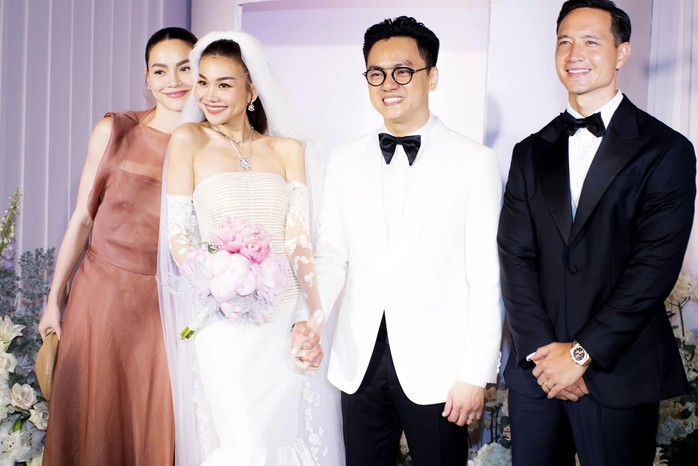 Khoảnh khắc xinh đẹp của Thanh Hằng trong đám cưới - Ảnh 3. Khoảnh khắc xinh đẹp của Thanh Hằng trong đám cưới - Ảnh 3.