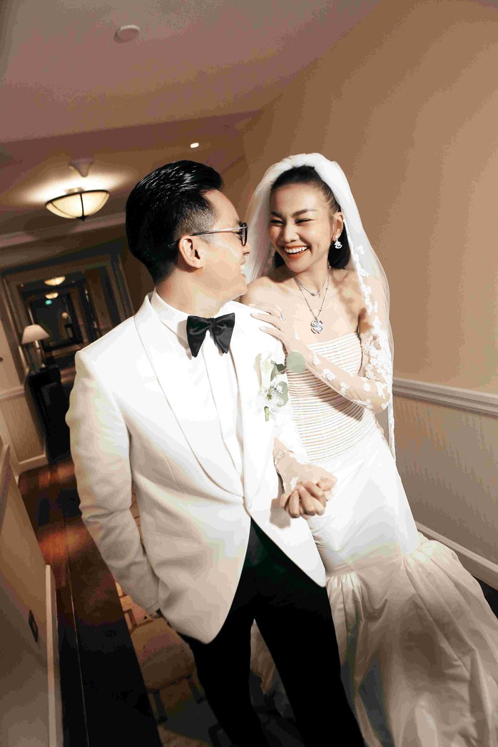 Những chi tiết lạ trong lễ cưới của siêu mẫu Thanh Hằng - Ảnh 3.