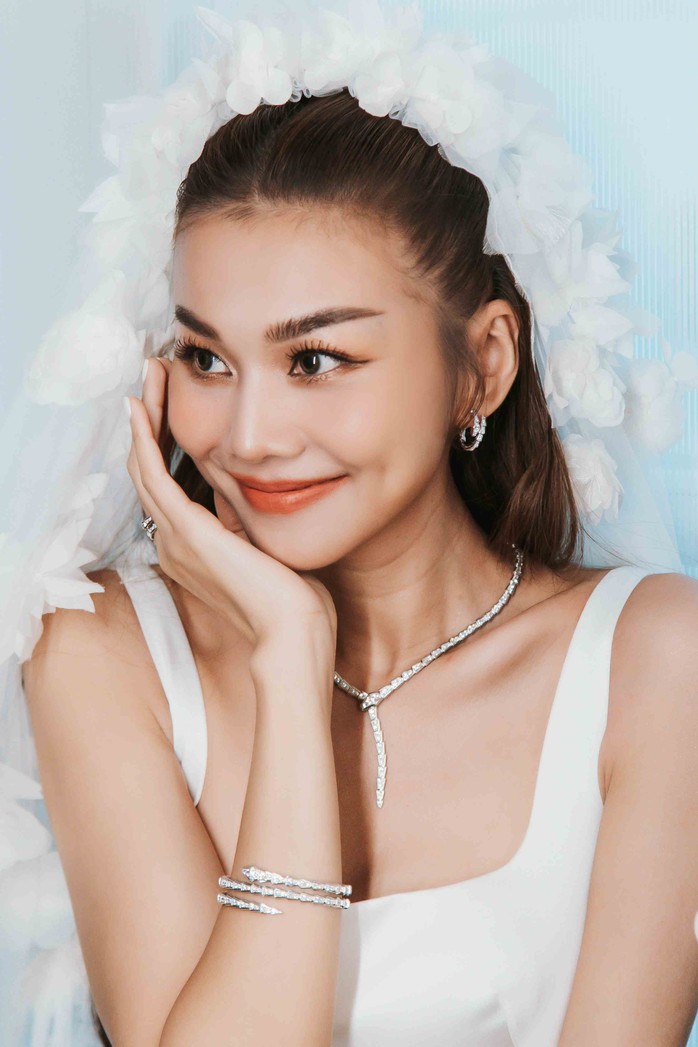 Những chi tiết lạ trong lễ cưới của siêu mẫu Thanh Hằng - Ảnh 14.