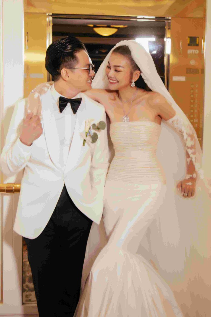Những chi tiết lạ trong lễ cưới của siêu mẫu Thanh Hằng - Ảnh 8.