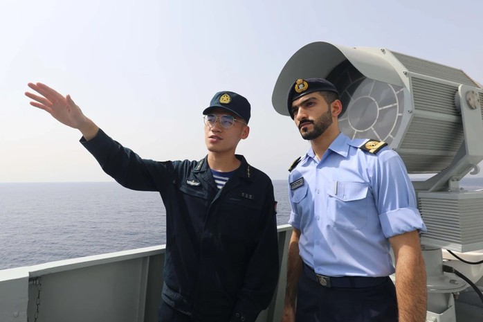 Trung Quốc nêu lý do điều 6 tàu chiến đến Trung Đông - Ảnh 1.