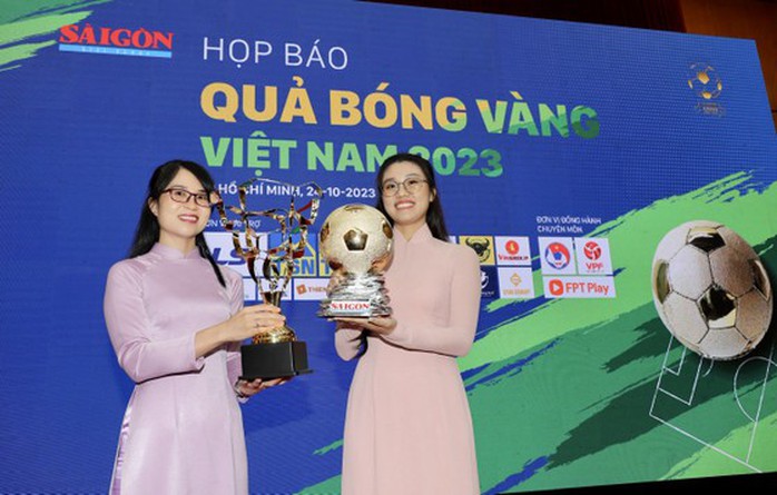 Cuộc đua giành các giải thưởng Quả bóng vàng Việt Nam 2023 bắt đầu nóng - Ảnh 1.