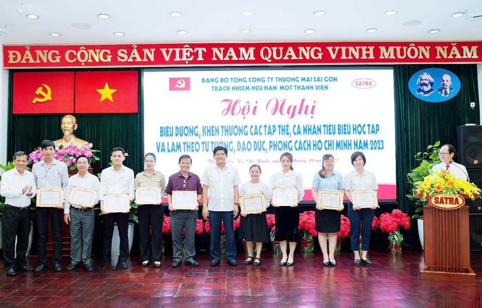 SATRA tuyên dương 69 tập thể,117 cá nhân điển hình - Ảnh 1.