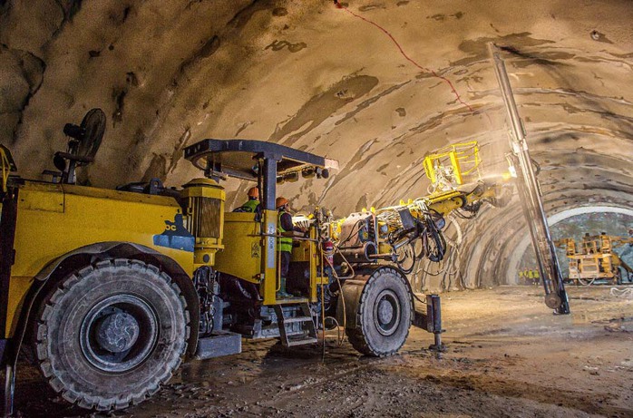 CAO TỐC QUẢNG NGÃI - HOÀI NHƠN: Áp dụng nhiều sáng kiến, giải pháp mới trong thi công - Ảnh 2.