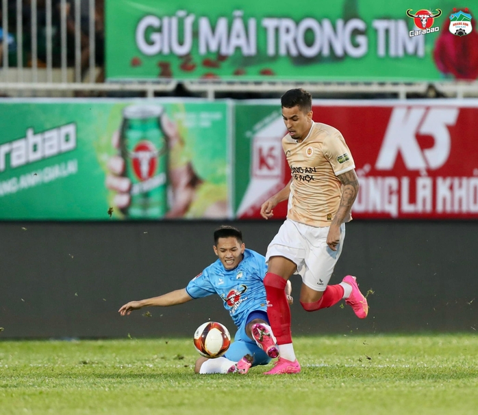 CLB Hoàng Anh Gia Lai thua đậm trước nhà vô địch V-League - Ảnh 5.