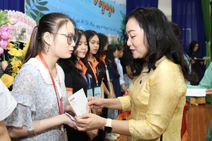 Báo Người Lao Động và Trường Đại học  KHXH&NV TP HCM ký kết ghi nhớ hợp tác - Ảnh 7.