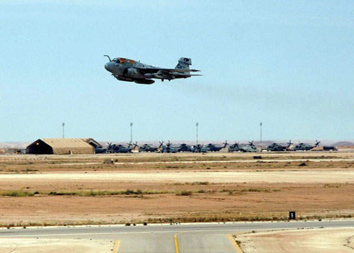 Lực lượng Mỹ ở Iraq, Syria liên tục thành đích nhắm của tên lửa - Ảnh 1.