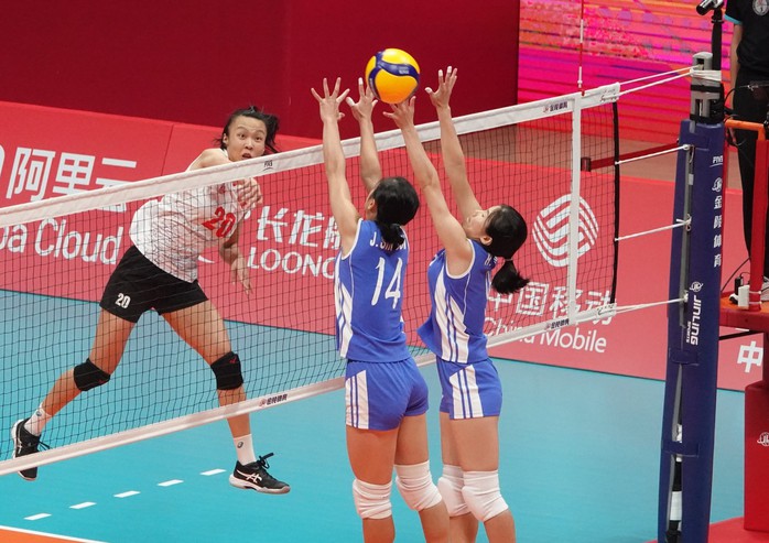 Tuyển bóng chuyền nữ Việt Nam chật vật trận mở màn Cúp thế giới 2023- Ảnh 2. Tuyển bóng chuyền nữ Việt Nam chật vật trận mở màn Cúp thế giới 2023- Ảnh 2.