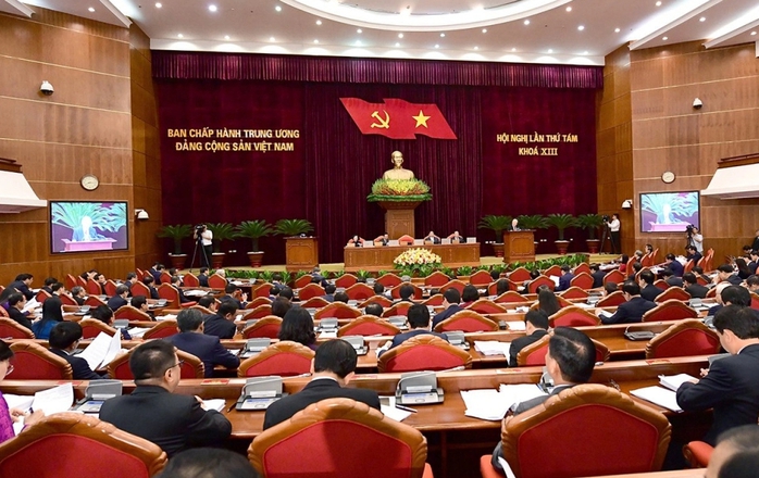 Chủ tịch QH Vương Đình Huệ điều hành phiên thảo luận tại Hội nghị Trung ương 8 - Ảnh 1.