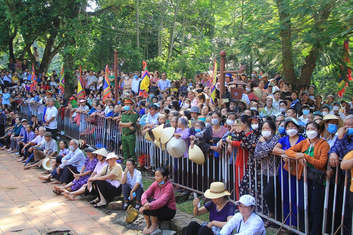 CLIP: Hàng vạn người dân về dự Lễ hội Lam Kinh 2023 - Ảnh 9.