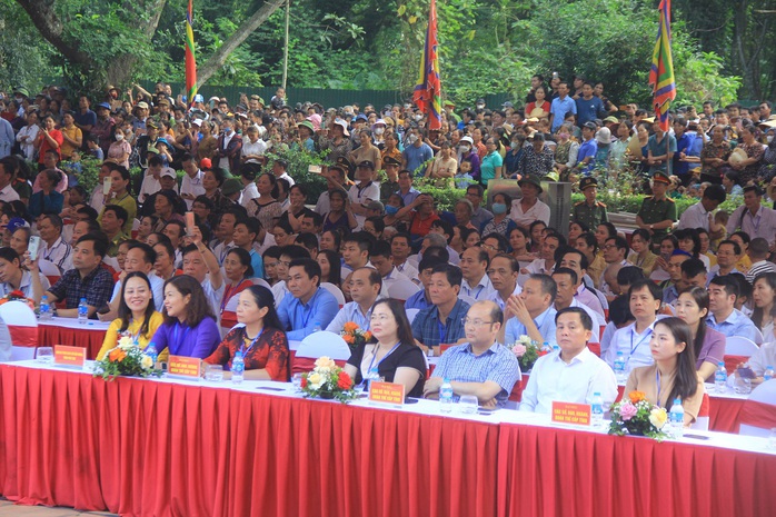 CLIP: Hàng vạn người dân về dự Lễ hội Lam Kinh 2023 - Ảnh 13.