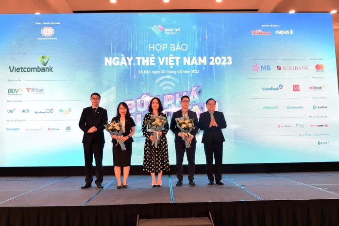 Vietcombank đồng hành các hoạt động trong khuôn khổ chương trình ngày thẻ Việt Nam lần thứ 3 năm 2023 - Ảnh 3.