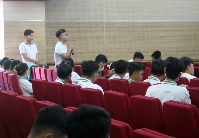 Trường Đại học Cửu Long tổ chức tọa đàm liên quan đến cây trồng - Ảnh 6.