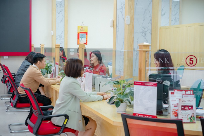Agribank phát hành 10.000 tỉ đồng trái phiếu ra công chúng năm 2023 - Ảnh 1. Agribank phát hành 10.000 tỉ đồng trái phiếu ra công chúng năm 2023 - Ảnh 1.