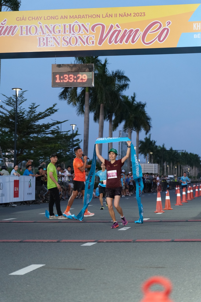 Gần 2.000 vận động viên tham gia Giải Nông thôn Việt Marathon - Long An 2023 - Ảnh 5.